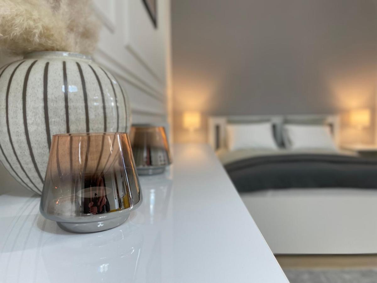 Apartments Tema Sombor Luaran gambar