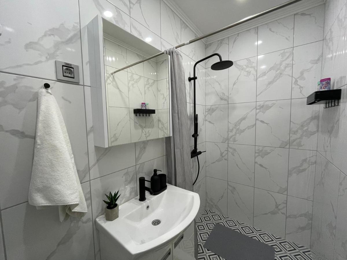 Apartments Tema Sombor Luaran gambar