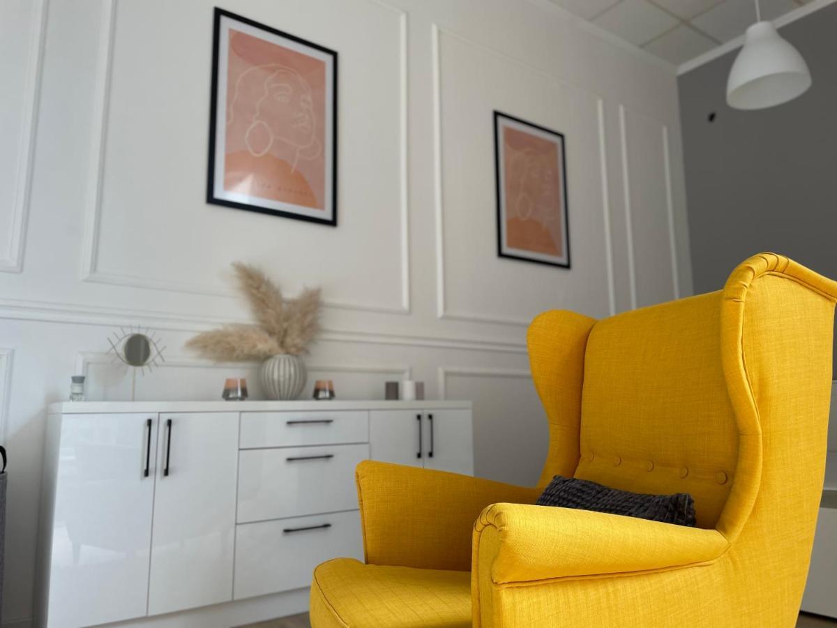 Apartments Tema Sombor Luaran gambar
