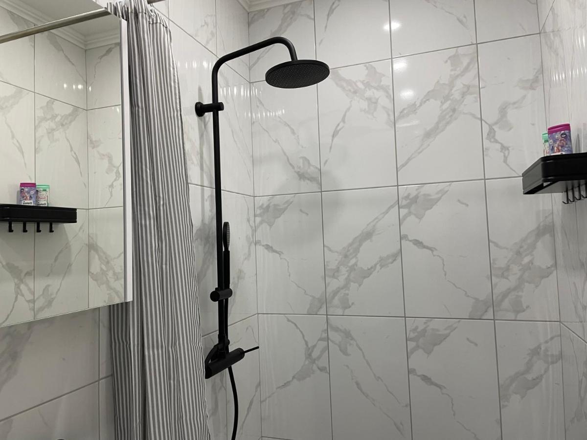 Apartments Tema Sombor Luaran gambar