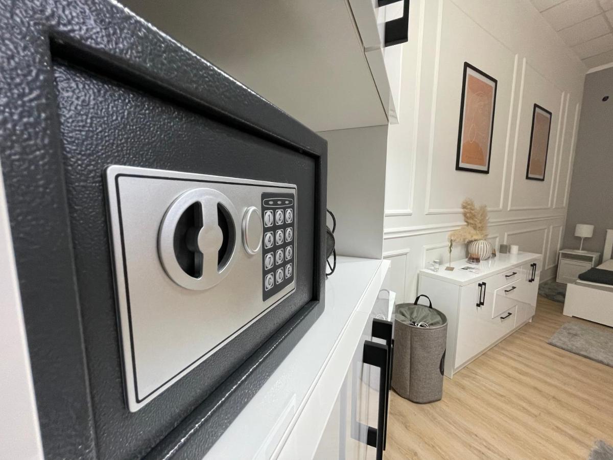 Apartments Tema Sombor Luaran gambar