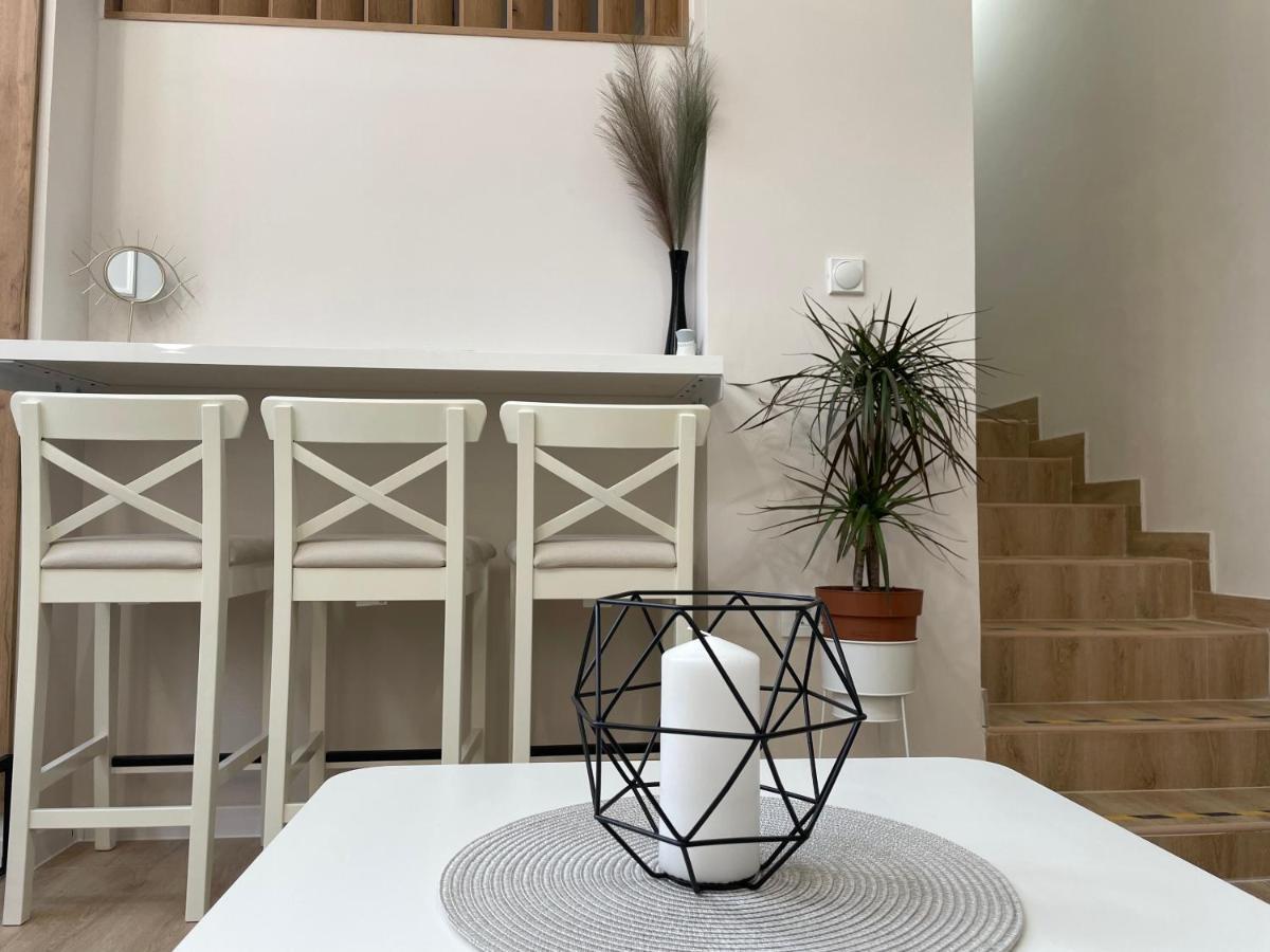 Apartments Tema Sombor Luaran gambar