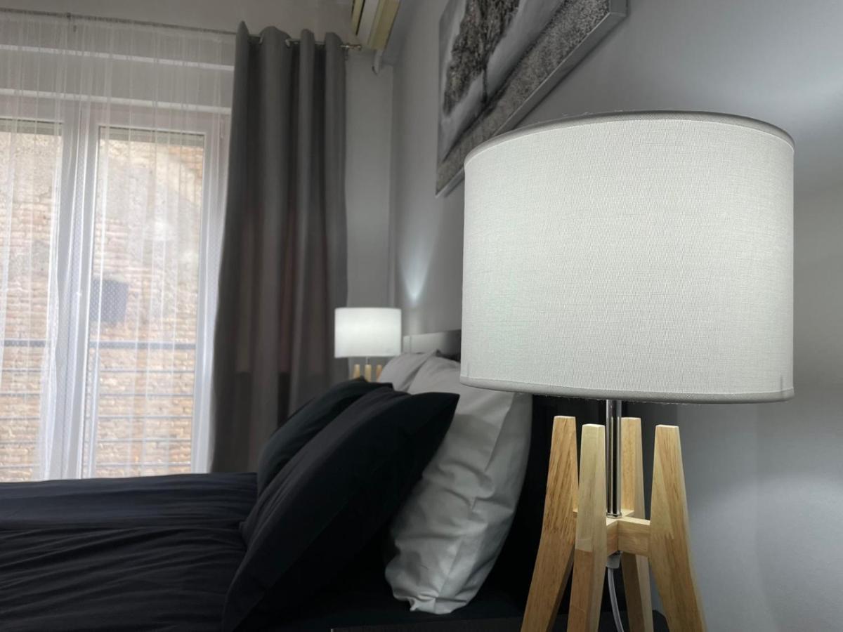 Apartments Tema Sombor Luaran gambar