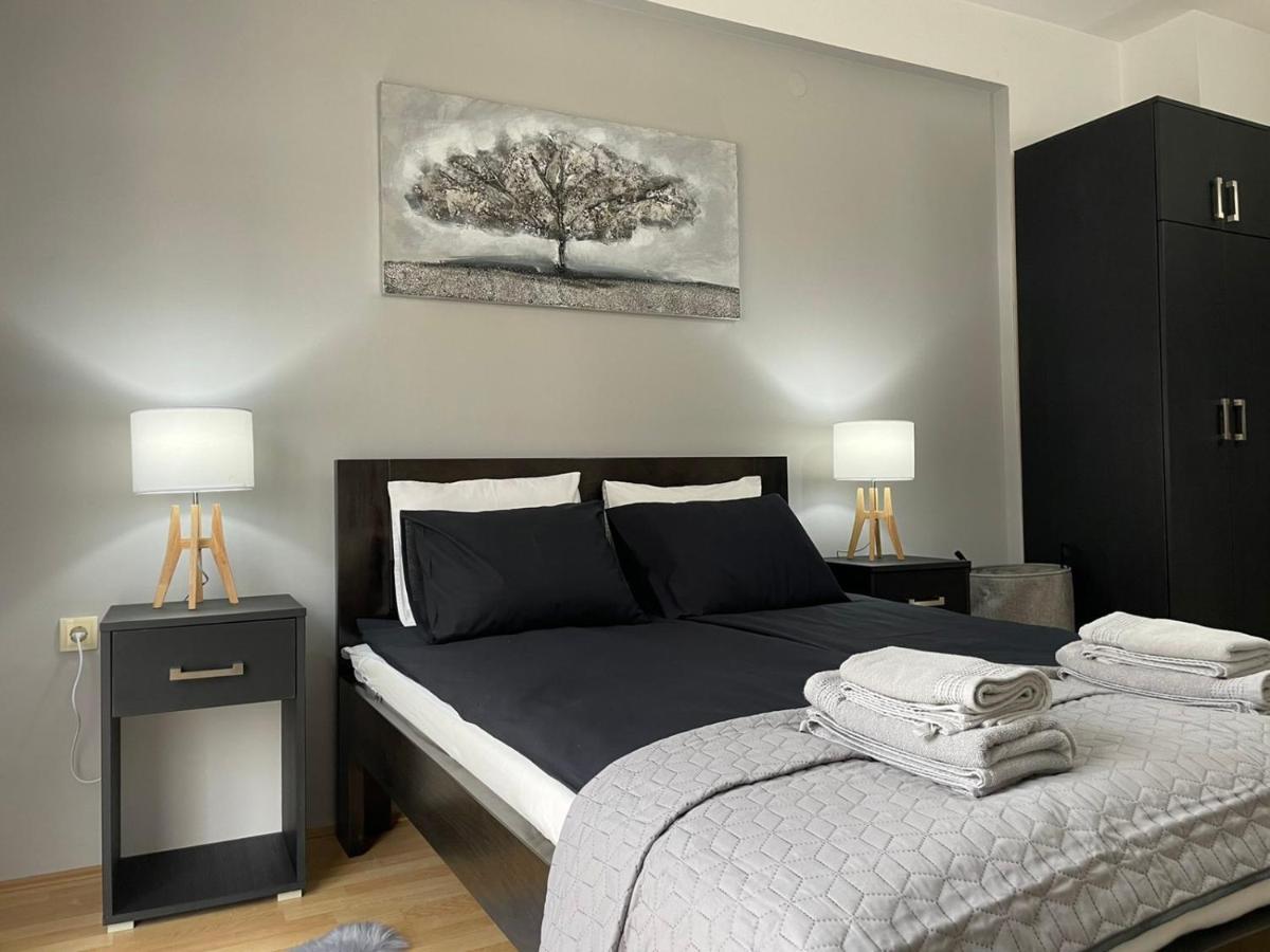 Apartments Tema Sombor Luaran gambar