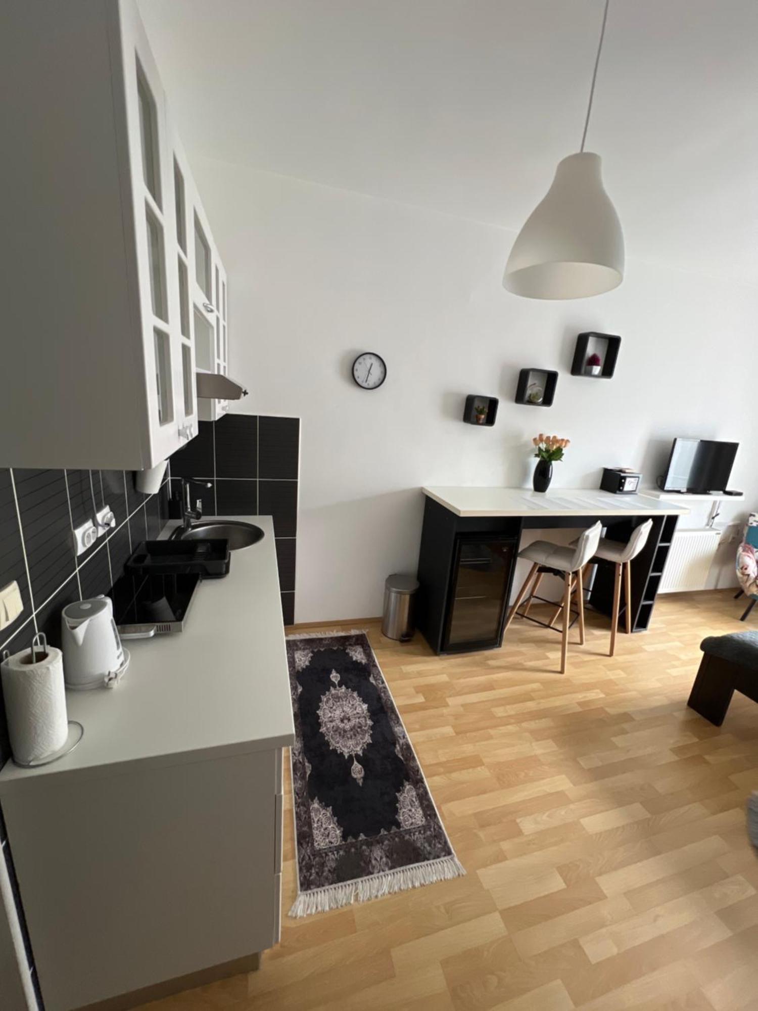 Apartments Tema Sombor Luaran gambar
