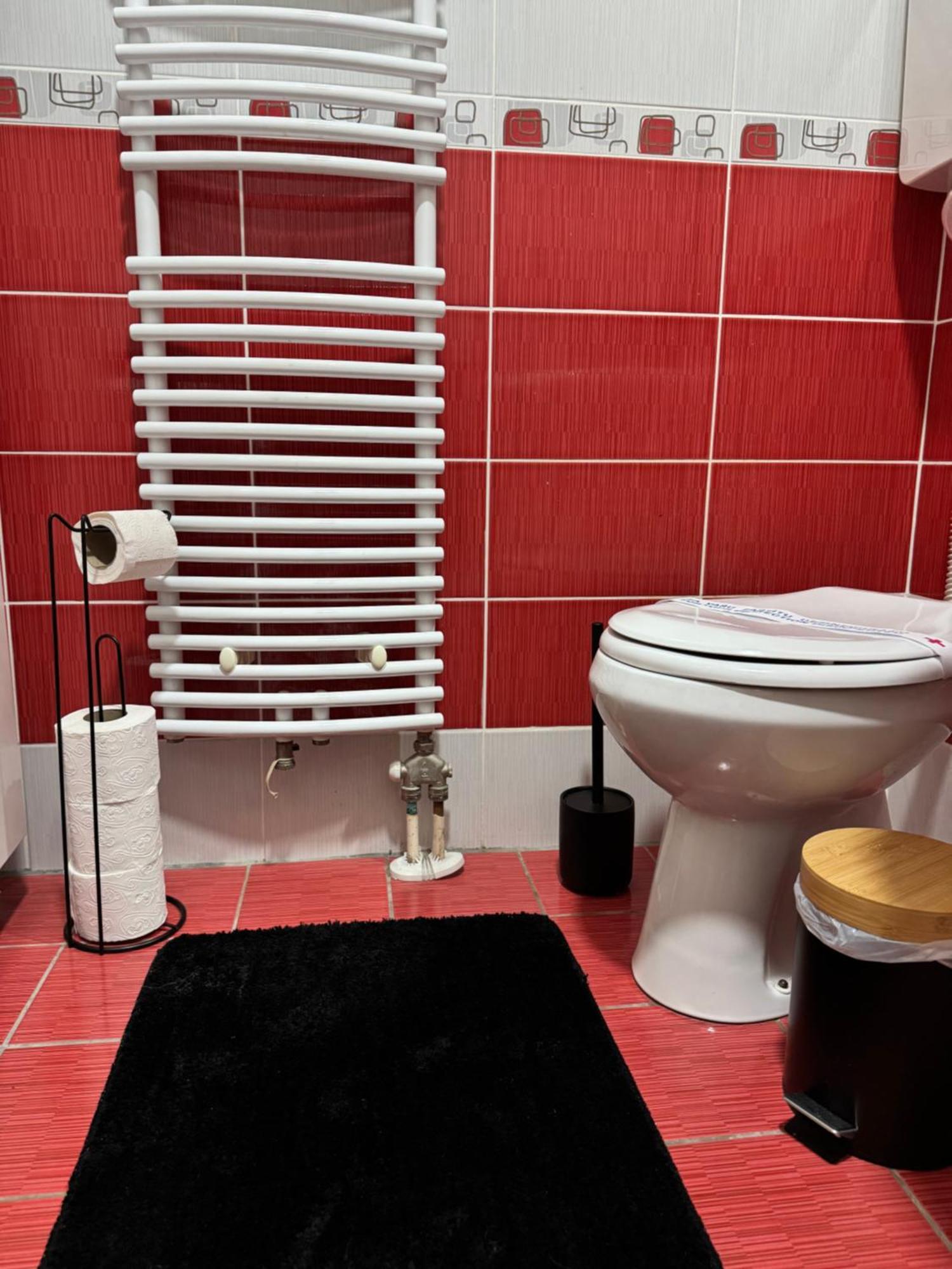 Apartments Tema Sombor Luaran gambar