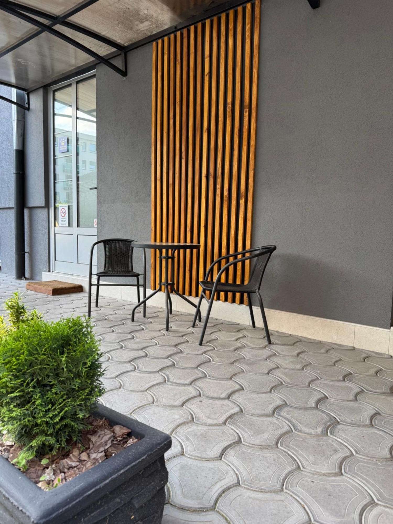 Apartments Tema Sombor Luaran gambar